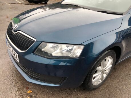 Skoda Octavia S 1.6 TDI CR manual estate, just 62,000 miles, £20 road tax, 2 owners 22