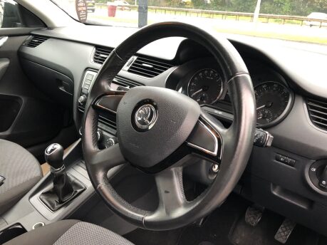 Skoda Octavia S 1.6 TDI CR manual estate, just 62,000 miles, £20 road tax, 2 owners 2