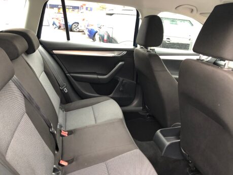 Skoda Octavia S 1.6 TDI CR manual estate, just 62,000 miles, £20 road tax, 2 owners 6