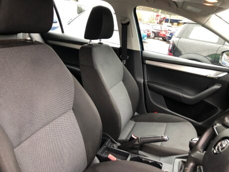 Skoda Octavia S 1.6 TDI CR manual estate, just 62,000 miles, £20 road tax, 2 owners 5