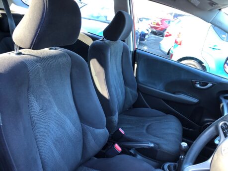 Honda Jazz I-VTEC ES petrol manual 63,000m, good history, ULEZ compliant, £165 tax 14