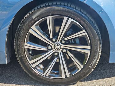 Toyota Corolla 1.8 Corolla Design HEV CVT 5dr 3