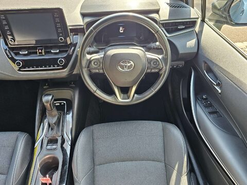 Toyota Corolla 1.8 Corolla Design HEV CVT 5dr 12