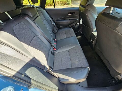 Toyota Corolla 1.8 Corolla Design HEV CVT 5dr 13