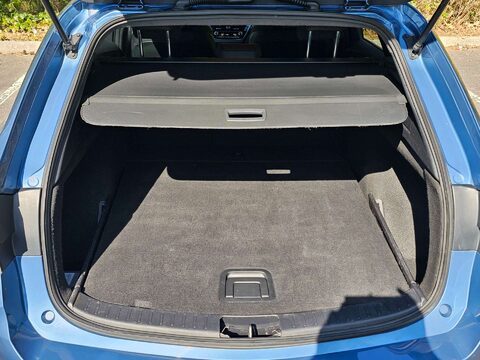 Toyota Corolla 1.8 Corolla Design HEV CVT 5dr 14