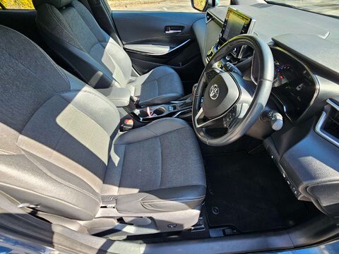 Toyota Corolla 1.8 Corolla Design HEV CVT 5dr 31