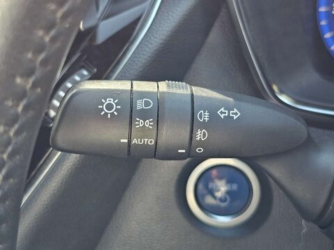 Toyota Corolla 1.8 Corolla Design HEV CVT 5dr 40