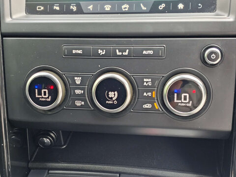 Land Rover Discovery 3.0 Discovery SE SD6 Auto 4WD 34