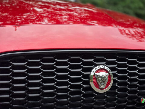 Jaguar XE 2.0 XE R-Dynamic S D Auto 4dr 63