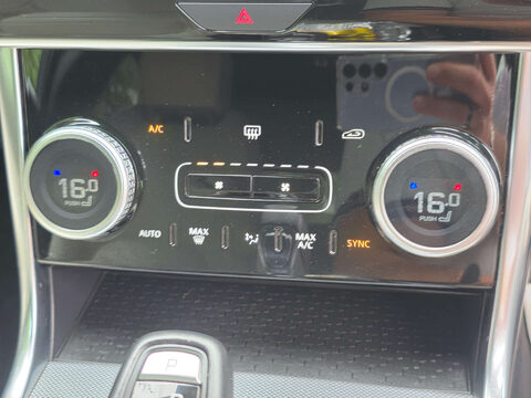 Jaguar XE 2.0 XE R-Dynamic S D Auto 4dr 28