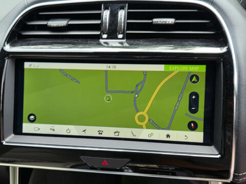 Jaguar XE 2.0 XE R-Dynamic S D Auto 4dr 31