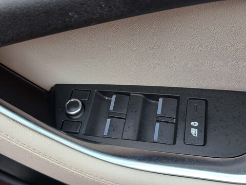 Jaguar XE 2.0 XE R-Dynamic S D Auto 4dr 47