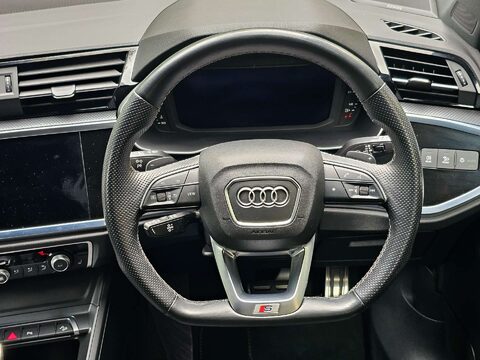 Audi Q3 2.0 Q3 Sportback 40 TFSI Black Edition Quattro Semi-Auto 4WD 5dr 53