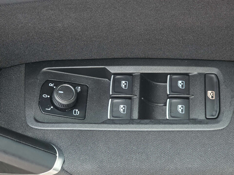 Volkswagen Touran 1.4 Touran SEL TSi BlueMotion Technology Semi-Auto 5dr 38