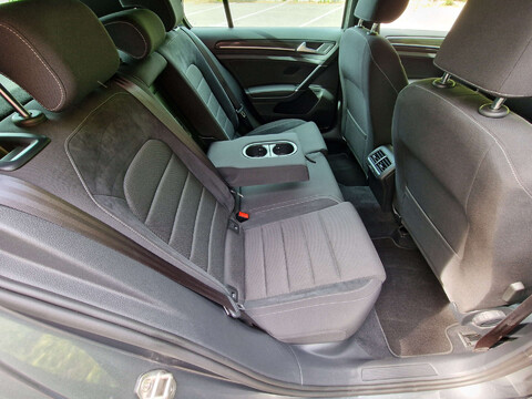 Volkswagen Golf 2.0 Golf R TSi 4Motion Semi-Auto 4WD 5dr 16