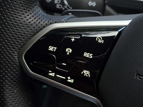 Volkswagen Tiguan 1.5 Tiguan R-Line TSi Semi-Auto 5dr 40