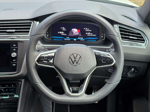 Volkswagen Tiguan 1.5 Tiguan R-Line TSi Semi-Auto 5dr 15