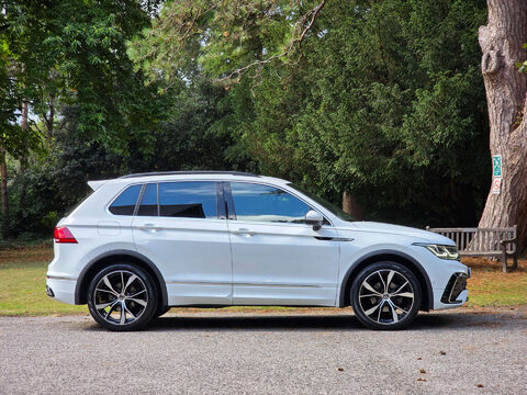 Volkswagen Tiguan 1.5 Tiguan R-Line TSi Semi-Auto 5dr 4