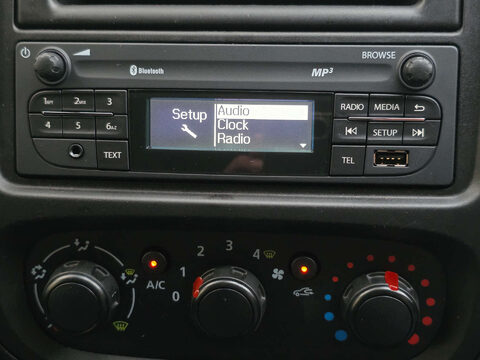 Vauxhall Vivaro 1.6 Vivaro Combi CDTi S/S 5dr 22