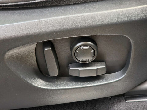 Land Rover Discovery Sport 2.0 Discovery Sport HSE Dynamic Luxury TD4 Auto 4WD 5dr 49