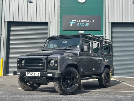 Land Rover Defender 2.2 Defender 110 XS TD Double Cab 4WD 3dr
