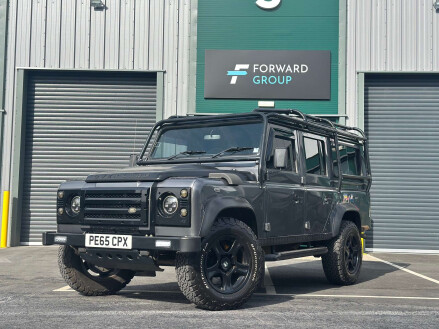Land Rover Defender 2.2 Defender 110 XS TD Double Cab 4WD 3dr