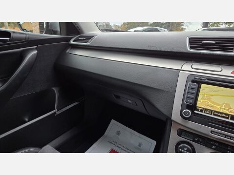 Volkswagen Passat 3.6 FSI V6 R36 Estate 5dr Petrol DSG 4Motion Euro 4 (300 ps) 25