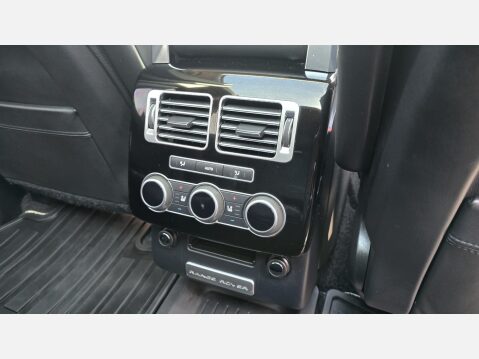 Land Rover Range Rover 3.0 TD V6 Autobiography SUV 5dr Diesel Auto 4WD Euro 6 (s/s) (258 ps) 22