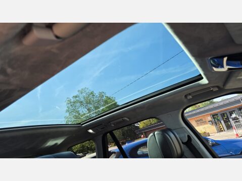 Land Rover Range Rover 3.0 TD V6 Autobiography SUV 5dr Diesel Auto 4WD Euro 6 (s/s) (258 ps) 23