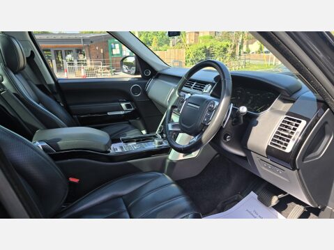 Land Rover Range Rover 3.0 TD V6 Autobiography SUV 5dr Diesel Auto 4WD Euro 6 (s/s) (258 ps) 9