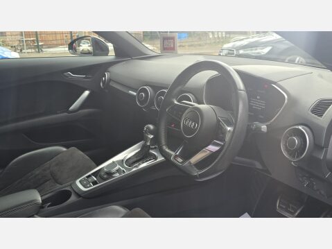 Audi TT 2.0 TDI S line Roadster 2dr Diesel S Tronic quattro Euro 6 (s/s) (184 ps) 9