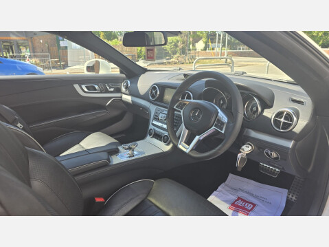 Mercedes-Benz SL Series 4.7 SL500 AMG Sport Convertible 2dr Petrol G-Tronic Euro 6 (s/s) (435 ps) 9