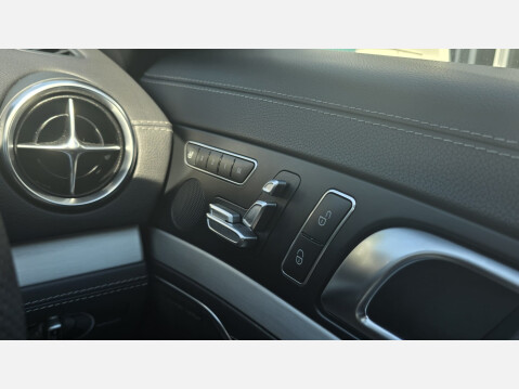 Mercedes-Benz SL Series 4.7 SL500 AMG Sport Convertible 2dr Petrol G-Tronic Euro 6 (s/s) (435 ps) 21