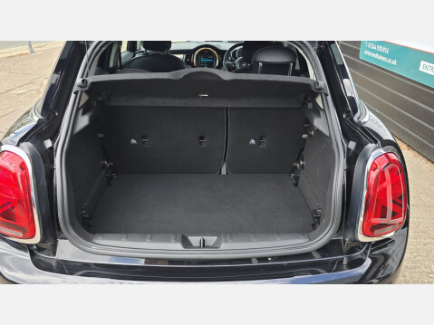 Mini Hatch 1.5 Cooper Exclusive Hatchback 5dr Petrol Manual Euro 6 (s/s) (136 ps) 25