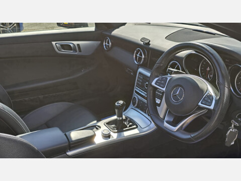 Mercedes-Benz SLC 1.6 SLC180 AMG Line Convertible 2dr Petrol Manual Euro 6 (s/s) (156 ps) 18