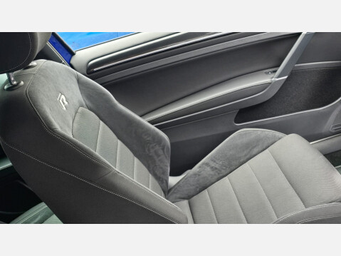 Volkswagen Golf 2.0 TSI R Hatchback 3dr Petrol DSG 4Motion Euro 6 (s/s) (300 ps) 12