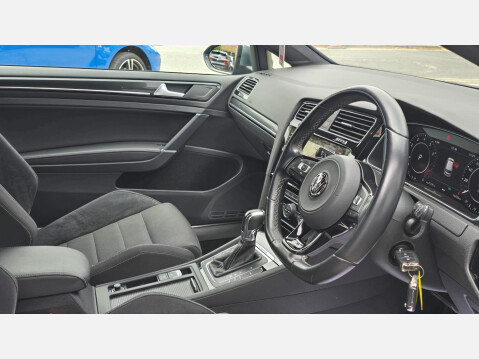 Volkswagen Golf 2.0 TSI R Hatchback 3dr Petrol DSG 4Motion Euro 6 (s/s) (300 ps) 10