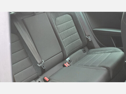 Volkswagen Golf 2.0 TSI R Hatchback 3dr Petrol DSG 4Motion Euro 6 (s/s) (300 ps) 11