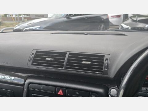 Audi A4 4.2 Saloon 4dr Petrol Manual quattro (322 g/km, 344 bhp) 17