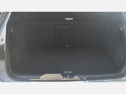 Volkswagen Golf 1.5 TSI R-Line Hatchback 5dr Petrol Manual Euro 6 (s/s) (130 ps) 31