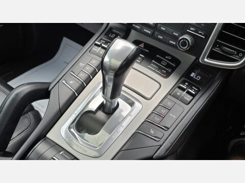 Porsche Cayenne 3.0 V6 E-Hybrid S Platinum Edition SUV 5dr Petrol Plug-in Hybrid TiptronicS 21