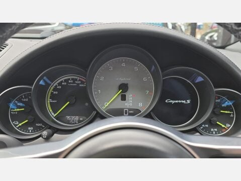 Porsche Cayenne 3.0 V6 E-Hybrid S Platinum Edition SUV 5dr Petrol Plug-in Hybrid TiptronicS 13