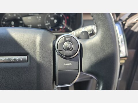 Land Rover Discovery 3.0 TD V6 HSE SUV 5dr Diesel Auto 4WD Euro 6 (s/s) (258 ps) 17