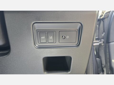 Land Rover Discovery 3.0 TD V6 HSE SUV 5dr Diesel Auto 4WD Euro 6 (s/s) (258 ps) 10