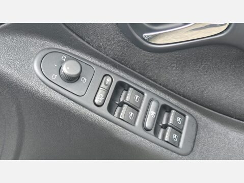 SEAT Leon 1.8 20v Cupra R Hatchback 5dr Petrol Manual (211 g/km, 222 bhp) 22