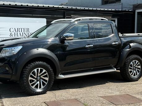 Nissan Navara Nissan Navara 2.3 dCi Tekna Pickup Double Cab 4dr Diesel Auto 4WD Euro 6 (1