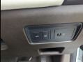 Land Rover Discovery 3.0 TD V6 HSE Auto 4WD Euro 6 (s/s) 5dr 25