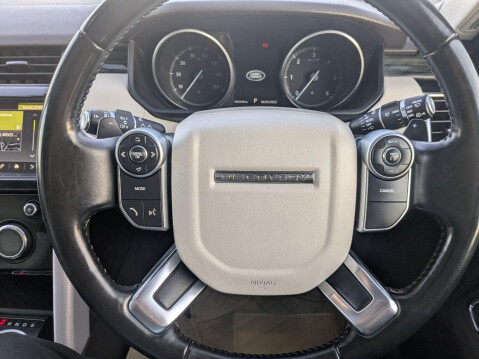 Land Rover Discovery 3.0 TD V6 HSE Auto 4WD Euro 6 (s/s) 5dr 28