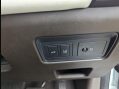 Land Rover Discovery 3.0 TD V6 HSE Auto 4WD Euro 6 (s/s) 5dr 25