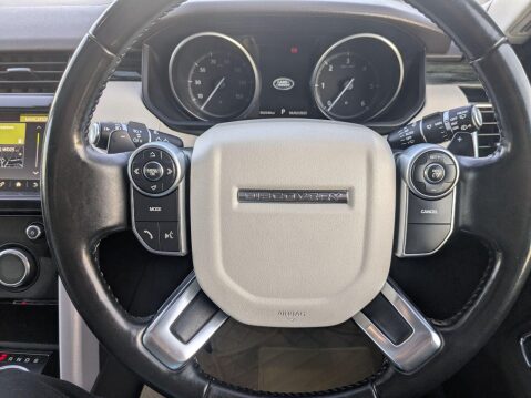 Land Rover Discovery 3.0 TD V6 HSE Auto 4WD Euro 6 (s/s) 5dr 28
